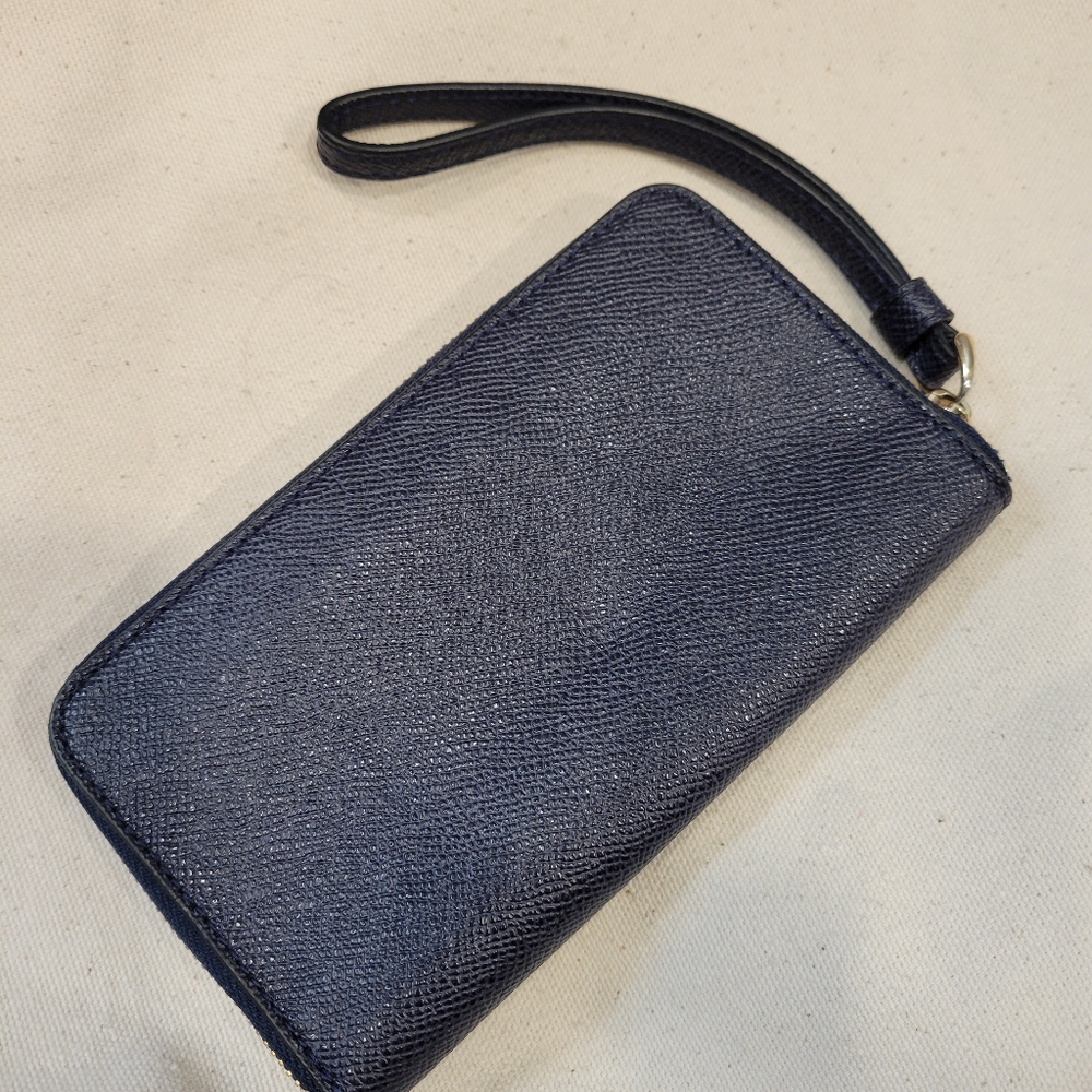 Coach wristlet - Picture 2 of 5